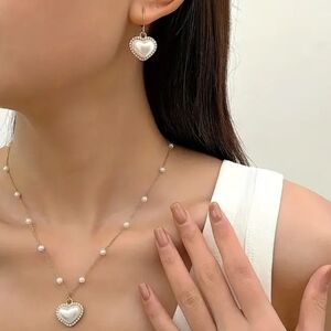 Faux Pearl Heart ❤ Shaped Pendant & Earring Set. New